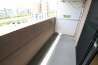 ※参考写真　702号室の室内写真です。色・設備等の違いや反転タイプの間取りの可能性がございます。