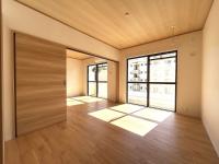 内観写真は同建物他部屋の写真です。