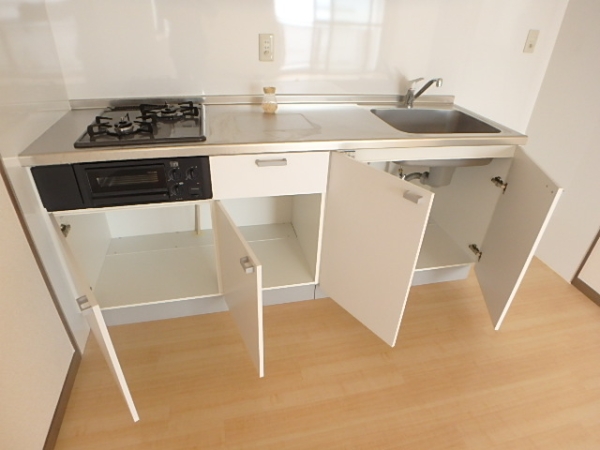 使い勝手も良いキッチン　収納スペースも確保できます